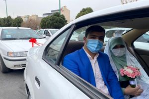 حضور ۴۳ عروس و داماد البرزی در راهپیمایی ٢٢ بهمن در کرج/ ویدئو
