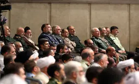 کدام چهره های نظامی در دیدار با رهبر انقلاب حضور داشتند؟