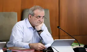 دعوت پزشکیان  از نخست وزیر مالزی برای سفر به تهران 