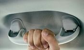 کاربرد واقعی دستگیره سقف خودرو چیست؟