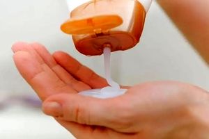 نشانه های فاسد شدن شامپو و راه های پیشگیری از آن