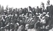 سفر در زمان؛ زن‌های بروجردی در خاکریز خندق در انتظار کاروان ناصرالدین شاه؛ 135 سال قبل