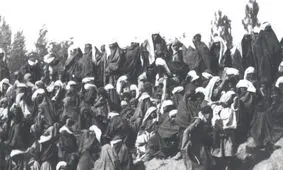 سفر در زمان؛ زن‌های بروجردی در خاکریز خندق در انتظار کاروان ناصرالدین شاه؛ 135 سال قبل