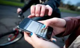 لحظه سرقت موبایل یک پاکبان/ ویدئو 