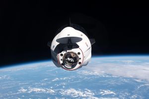 فضاپیمای ناسا ایستگاه فضایی را به مقصد زمین ترک کرد