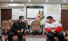 تجلیل رئیس جمعیت هلال احمر کشور از خانواده شهید علی لندی