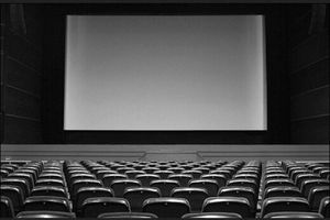 چند نفر با بلیت نیم‌بها به سینما رفتند؟

