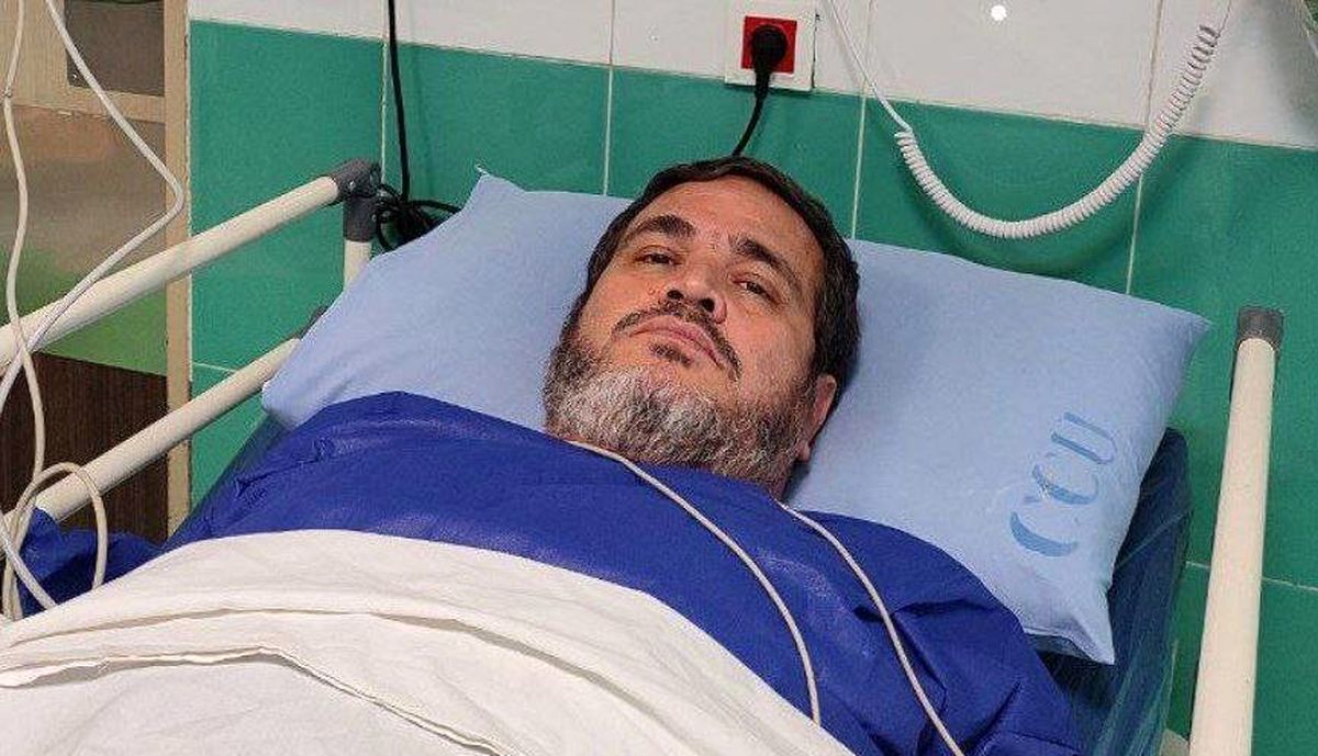 عنابستانی در بیمارستان بستری شد