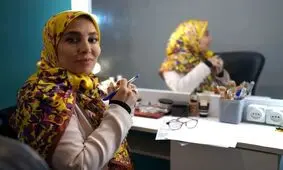 ابتکار ژیلا صادقی، مجری صدا و سیما در احترام به پرچم ایران/ ویدئو