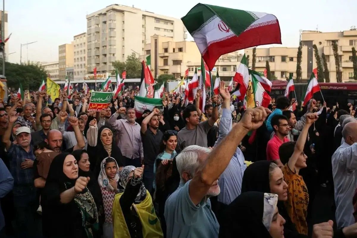 آتشبس با جامعه؛ فرصت آشتی با ملت را از دست ندهیم/ سند زدن شکوه همبستگی ملی ایرانیان در جنگ اخیر به نام حکومت، خطایی بسیار راهبردی است