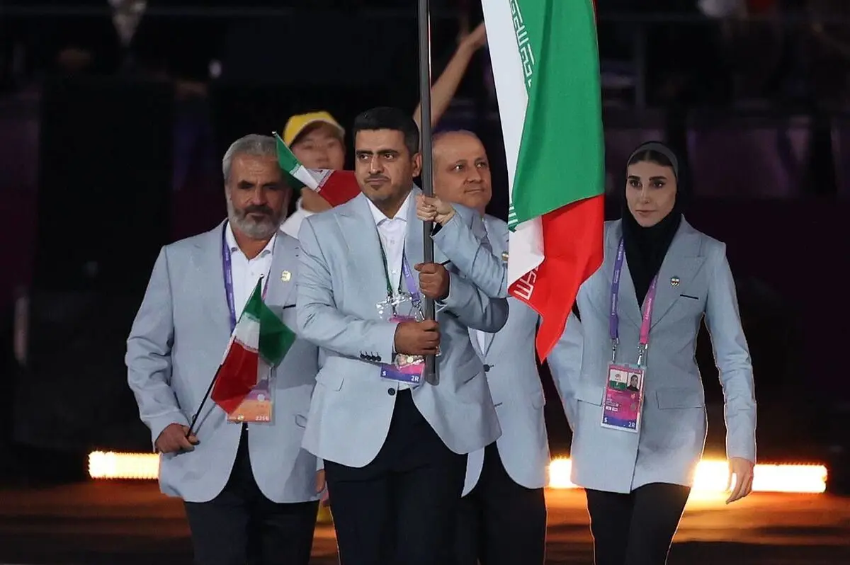 یک رژه و چند پیام؛ زنان ایران شگفتی‌ساز شدند

