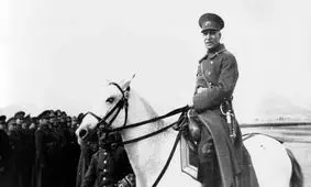 حکومت رضاشاه چگونه رژیمی بود؟

