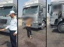 نوجوان ۱۷ ساله پشت فرمان کامیون ۱۰ چرخ؛ پلیس از راه رسید/ ویدئو