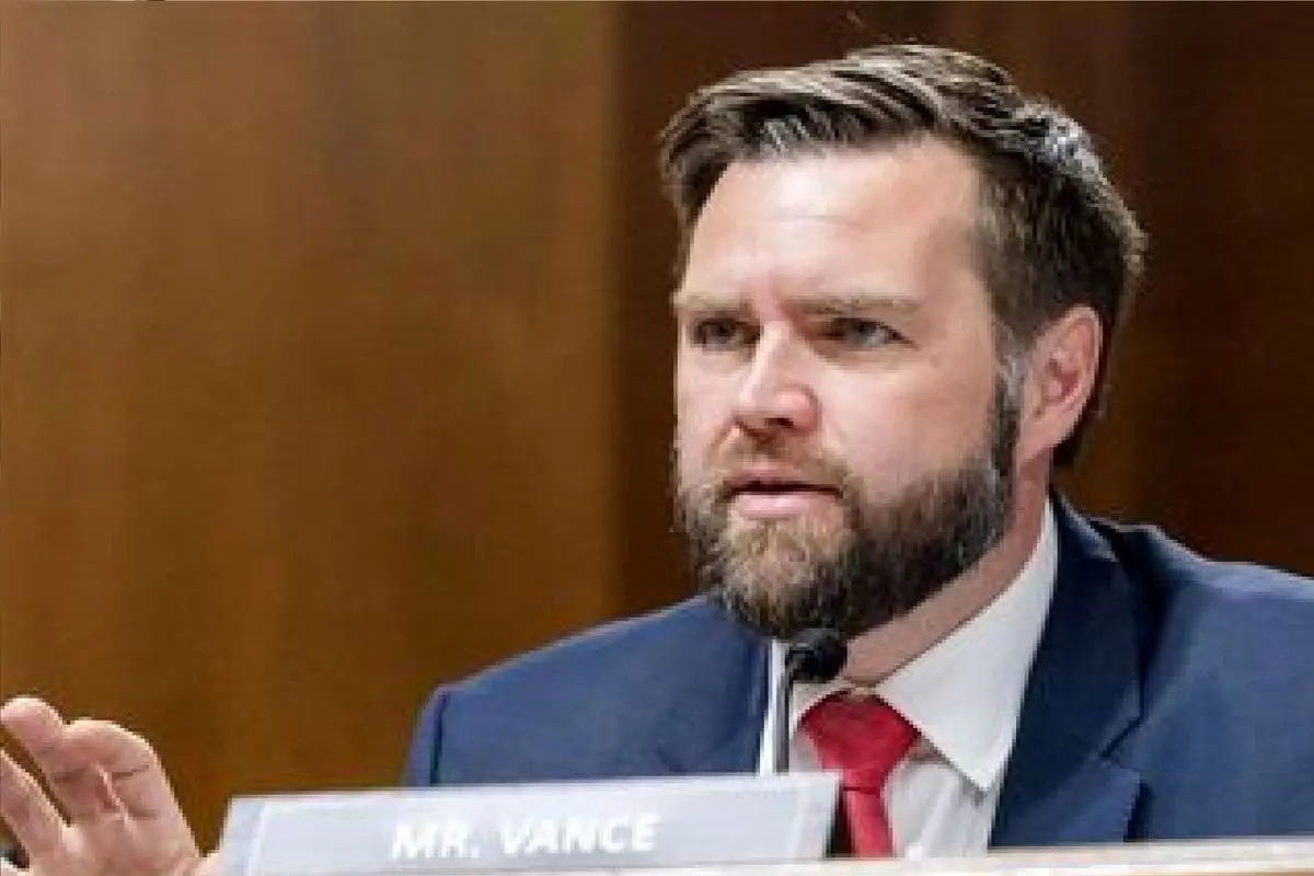 یک حقوق دان آمریکایی خطاب به ونس: علیه ترامپ کودتا کن!