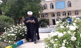 بودجه حوزه های علمیه و موسسات خاص را قطع کنید/ اول انقلاب ردیفی در بودجه کل کشور نداشتند