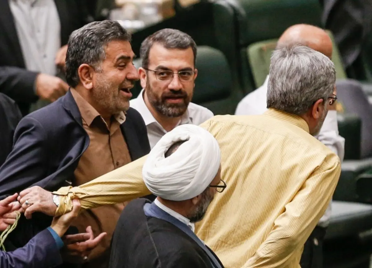 کوچک‌زاده از کوره در رفت/ تصاویر