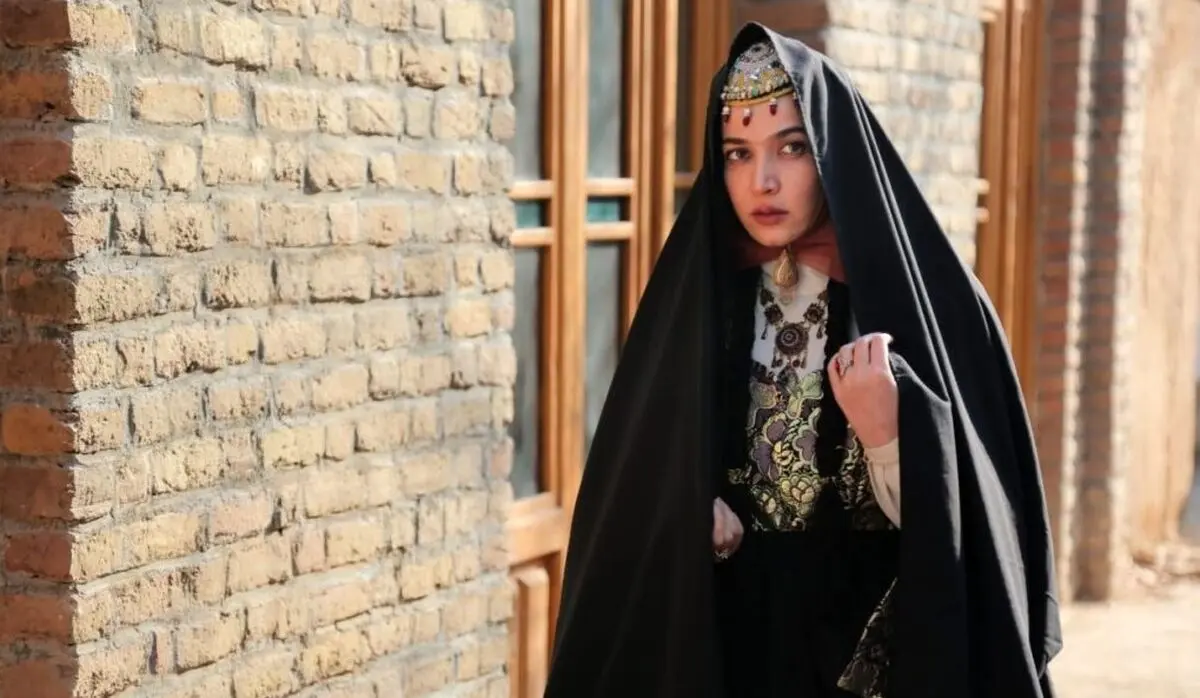 سانسور عجیب چهره شخصیت زن سریال «آتش و باد»