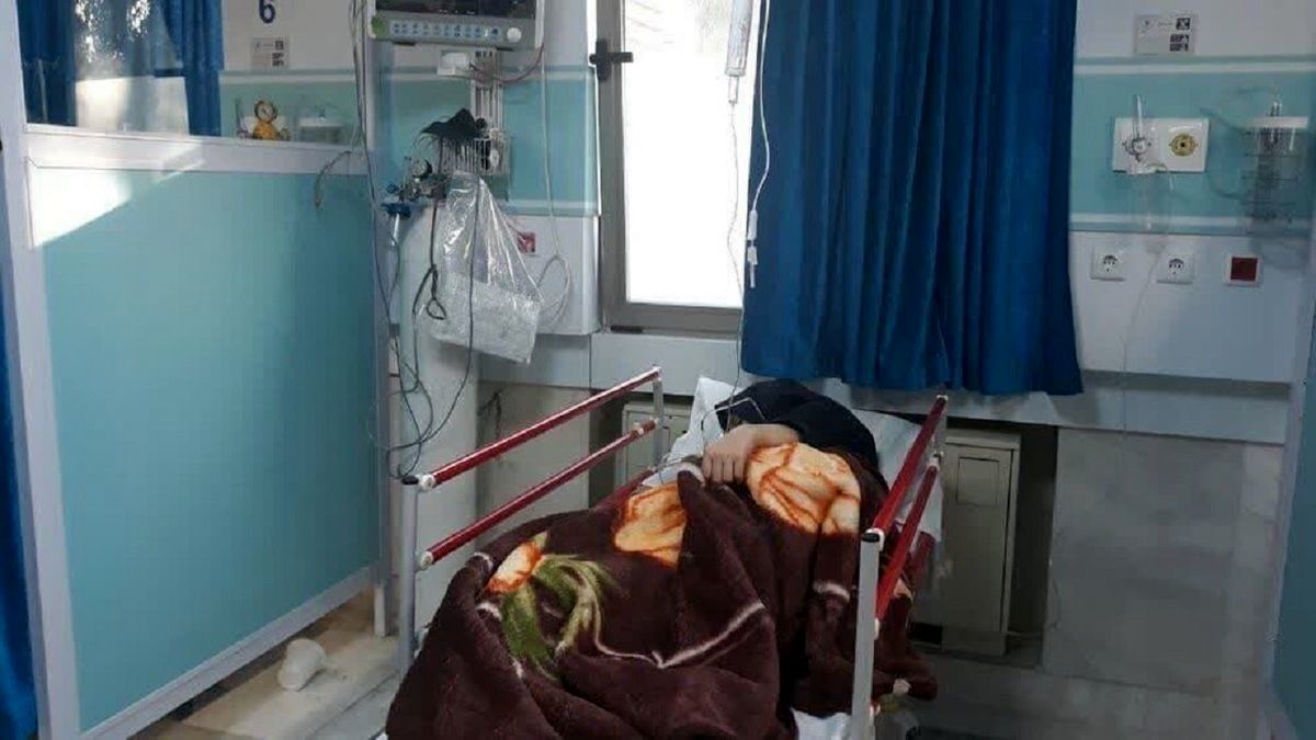 ۲۰ دانشآموز در شیراز با علائم تنگی نفس راهی بیمارستان شدند