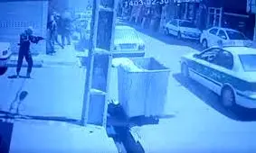 لحظه سرقت مسلحانه دزدان نقابدار از طلافروشی اسلامشهر/ ویدئو