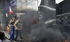 حمله سپرده‌گذاران خشمگین لبنانی به بانک‌ها/ ویدئو

