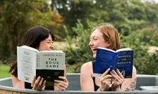 چگونه اقامت‌های کتاب‌محور به ترند محبوب سفرهای تندرستی امسال تبدیل شدند