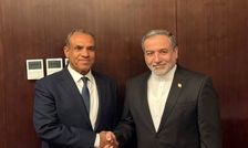 وزیران خارجه ایران و مصر بر لزوم ادامه رایزنی‌ها برای حفظ ثبات در منطقه تاکید کردند
