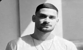 بازیکن ملوان به علت برق گرفتگی درگذشت/ عکس