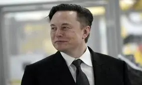 ماسک: «صدای آمریکا» و «رادیو فردا» باید تعطیل شوند