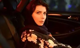تصویری از لیلا حاتمی و پسرش مانی مصفا در فرش قرمز اختتامیه فستیوال ونیز 
