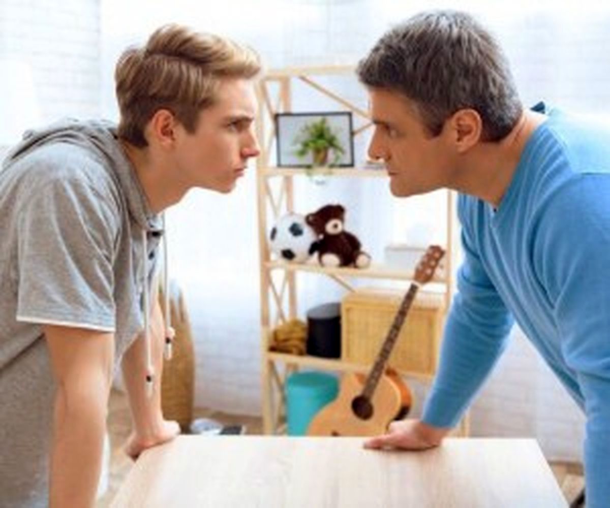 وقتی فرزندم از من متنفر است باید چه کار کنم؟