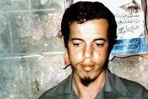 سفر به تاریخ؛ «شهید حسن باقری» (برادر سرلشکر باقری) قبل از انقلاب در حال قایق‌سواری 