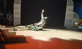 «ایستگاه بی قرار ۴۴»در اهواز به روی صحنه رفت

