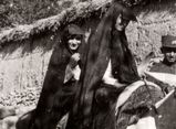 گشت و گذار دختران جوان در تهران 100 سال قبل