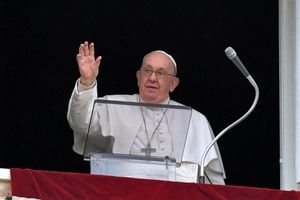 پاپ فرانسیس از سیاست واتیکان در قبال همجنسگرایان دفاع کرد

