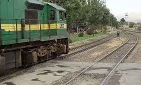 لحظه وحشتناک برخورد قطار با خودرو/ ویدئو