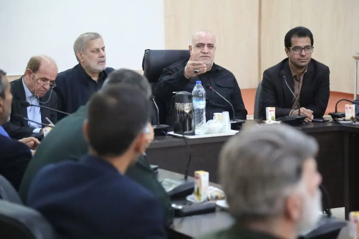 معاون استاندار خوزستان: حل مشکلات تجاری و آبزی‌پروری هندیجان در دستور کار قرار گرفت/ تعیین تکلیف کالاهای ضبط شده بندر سجافی تا پایان هفته