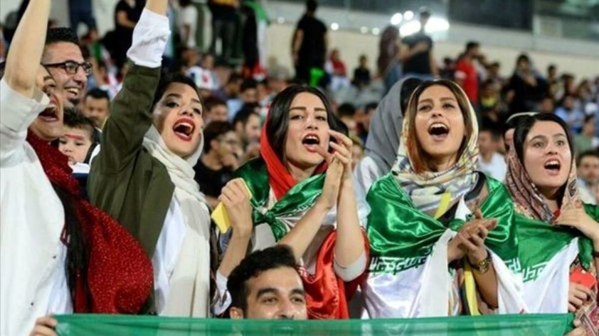 زیرساختها آماده است و به حضور زنان در ورزشگاه خوشبینم