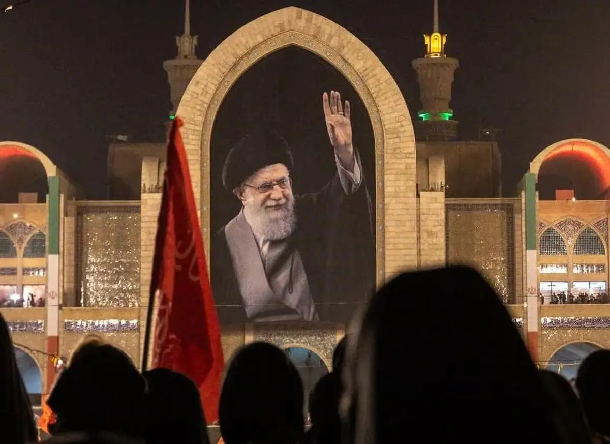 پنجره‌ متفاوتی به روضه‌خوانی در لحظات تدفین پیکر امام شهید انقلاب/ ویدئو