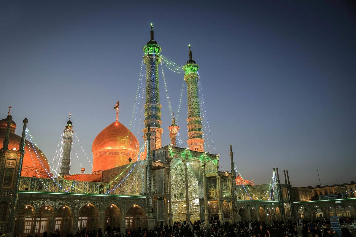 8 سوغات قم که باید در سفر خود امتحان کنید