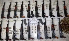 کشف ۱۹ قبضه سلاح کلاشینکف در مرز دهلران