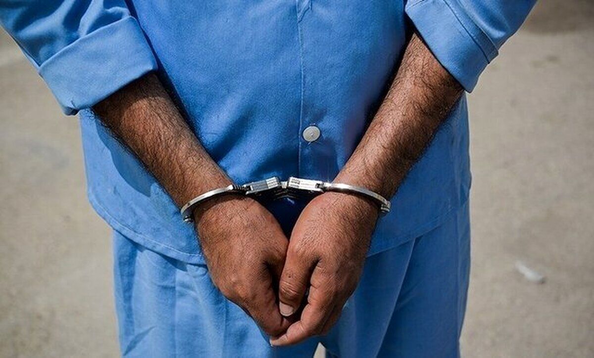  سیلی به صورت سارق معروف تهرانی در حضور ماموران پلیس/ ویدئو 