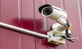 
دوربین مداربسته خانم بازیگر و نامزد میلیاردرش را رسوا کرد!