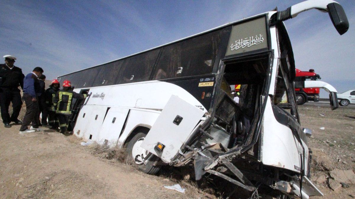 25 کشته و زخمی در واژگونی اتوبوس