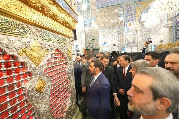 الزیدی به زیارت حرم حضرت زینب(س) رفت+تصاویر