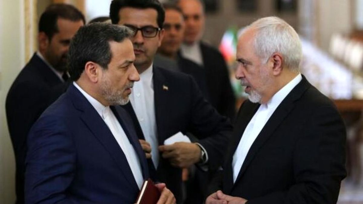 ظریف با تشکر از عراقچی: مدیریت دور اول مذاکرات ایران و آمریکا هوشمندانه بود

