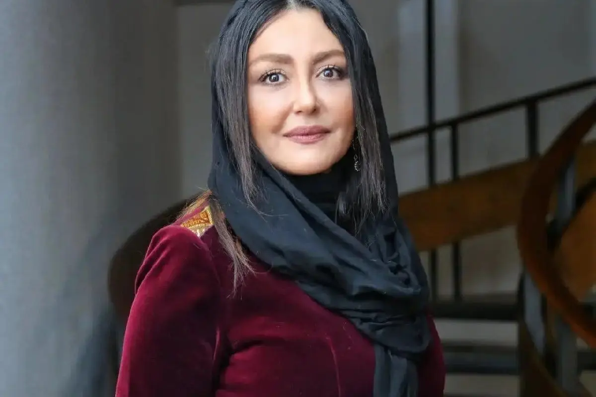 سفر در زمان؛ «شقایق فراهانی» در کنار پدر و مادرش؛ سال 1393