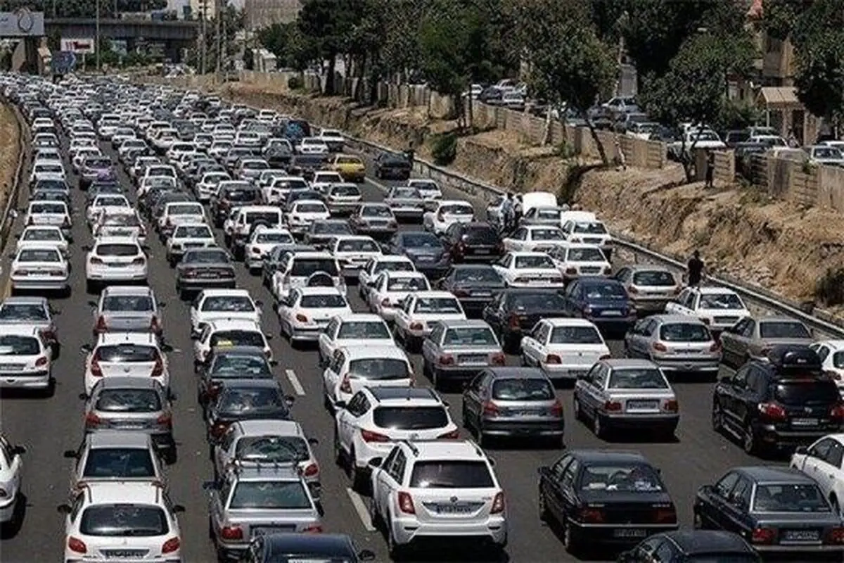 ترافیک در محورهای ورودی و خروجی گیلان همچنان فوق سنگین است