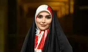 مژده لواسانی در کنسرت علیرضا قربانی؛ قاب صمیمی خانم مجری در کنار پدرش و خواننده محبوب