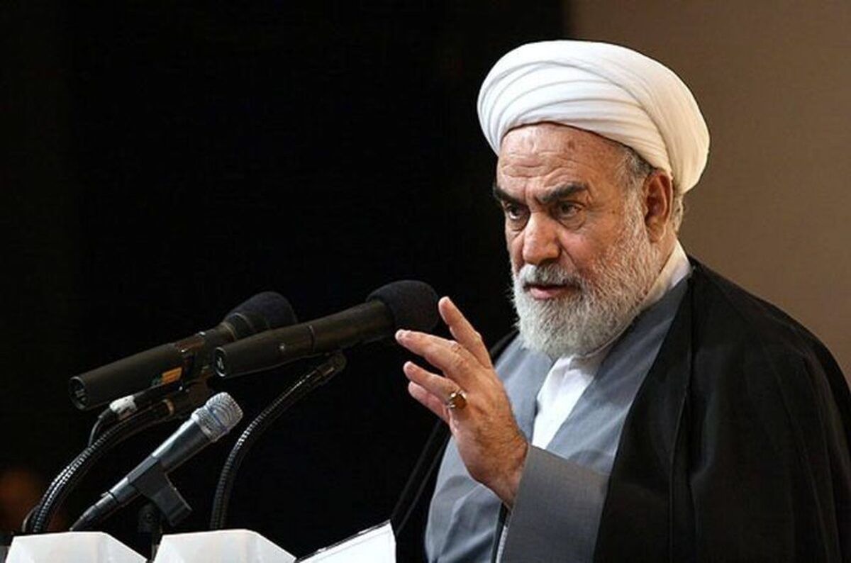 رئیس دفتر رهبری: برخی هستند که در بیت المال شنا میکنند