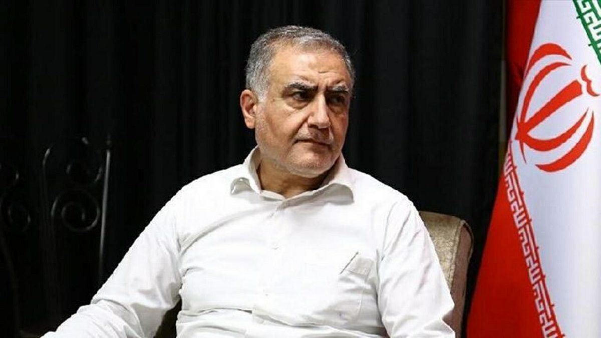 اختلاس در بانکها بیشتر و هولناکتر از فولاد مبارکه است/ در فساد بانکها پای اصولگرایان هم گیر است